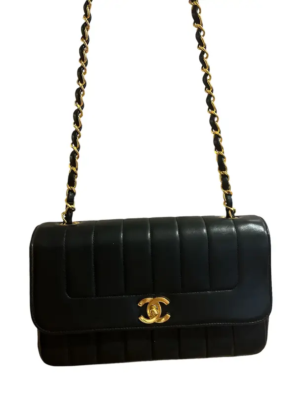 Pre-owned CHANEL Lambskin Shoulder Bags CC Flap Vertical Quilt