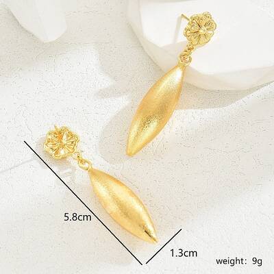 Luxurious Gold Earrings with Elegant Star and Heart Design