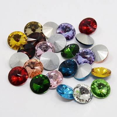 Glass Pointed Back Rhinestone