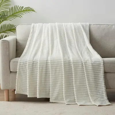 Nestl Soft Microfiber Throw Blanket – Lightweight Fleece, Plush & Fuzzy, Cozy for Couch, Sofa & Bed, Machine Washable