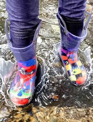 PEEK-A-BOOTS! FOR KIDS | Size: 13/1 (BIG KID)