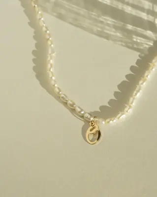 Quincy Initial Necklace | Metal Color: Gold | Style: O