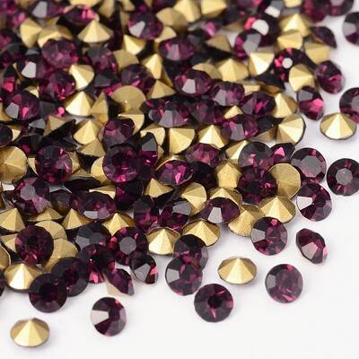 Back Plated Grade A Diamond Glass Pointed Rhinestone