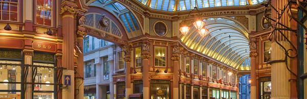 Explore the City's Ancient Alleyways in the Footsteps of Charles Dickens