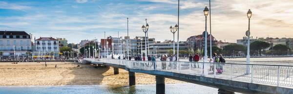 Exploring Arcachon: From Coastal Charm to Belle Époque Splendor