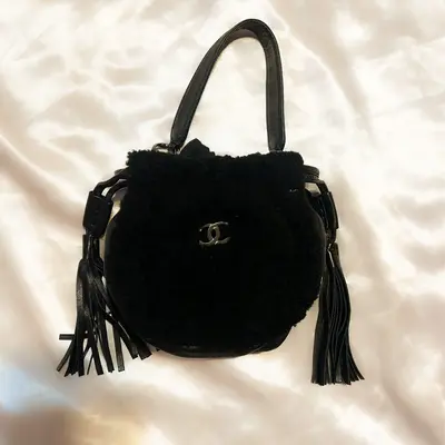 Pre-owned CHANEL Leather mini bags CC Logo Bucket Bag