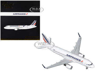 Airbus A320 Commercial Aircraft Air France White with Tail Stripes Gemini 200 Series 1/200 Diecast Model Airplane by GeminiJe...