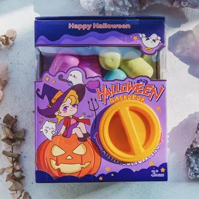 Natural Halloween-Themed Crystal Carvings | Surprise Gacha Machine