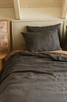 Linen pillowcase in Charcoal | Size: US Standard
