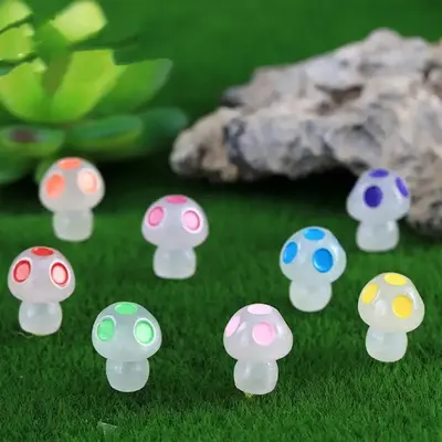 Mini Mushroom Garden Decor, 10pcs Random Color Luminous Garden Statues, Mini Mushroom Landscape Ornament, Glow in the Dark St...