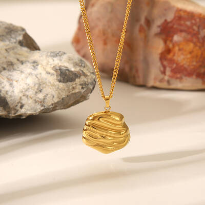 Autumn Winter High-End Stainless Steel Pendant Necklace for Women