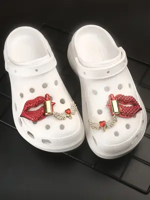 4pcs Novelty Letter & Lipstick Pattern Design Shoes Decorations, Fashionable Heart & Lip Design Shoes Charm For Clogs Decorat...
