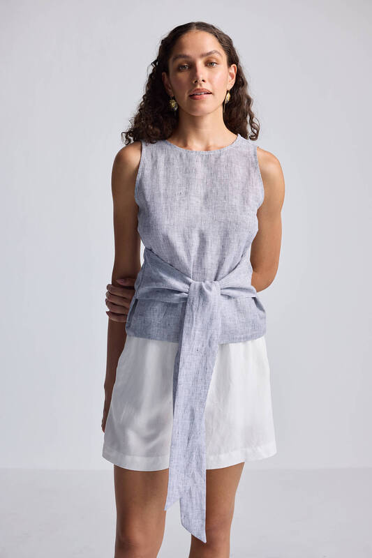 Front-tie Top in Linen Stripes | Color: Pin striped Linen | Size: M