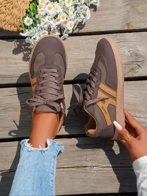 Women's Fashionable Lace Up Low Top Casual Sneakers, Casual Comfortable Patched Design Sports Shoes for Daily Wear, Female Al...