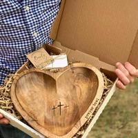 Wooden Prayer Bowl, 1 Count Vintage Heart Shaped Prayer Bowl with Cross & Letter Pattern, Mother's Day Gifts, Religious Decor...