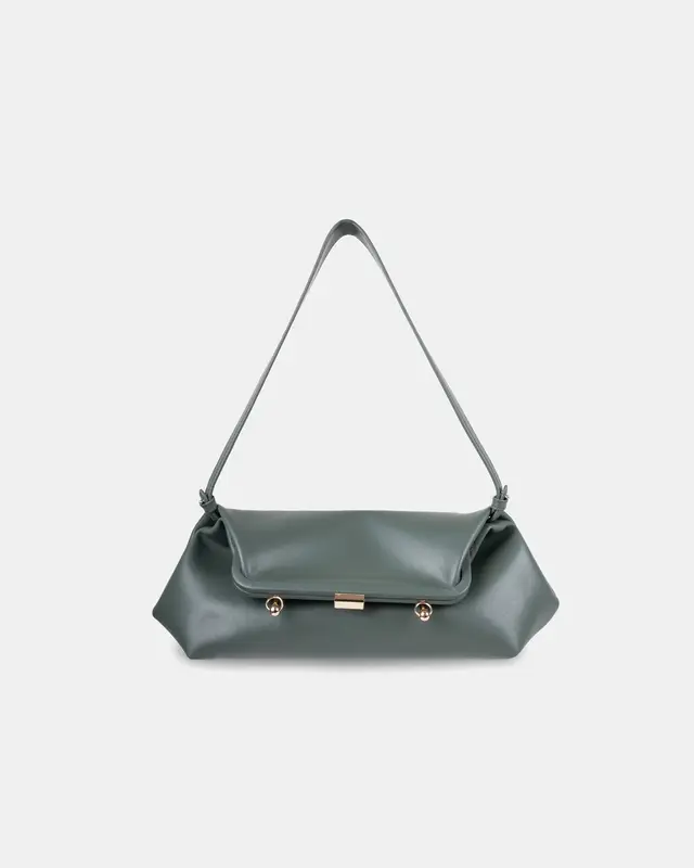 ?? Canna Corn Leather Bag | Color: Black | Style: Chain strap