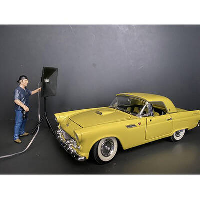 Weekend Car Show Figurine V for 1/18 Scale Models by American Diorama