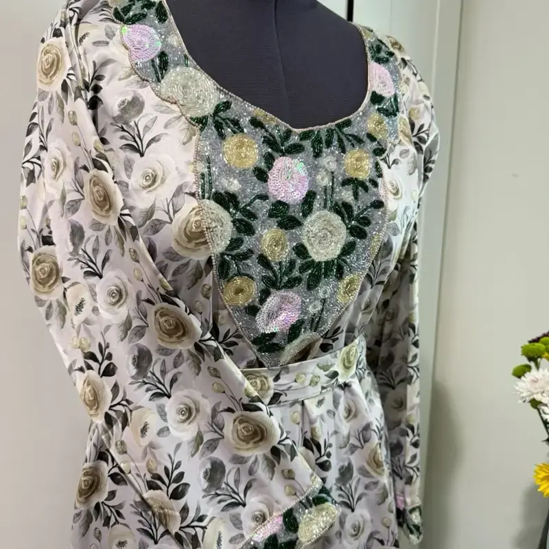 Flowers Mukhawara - Floral Design Product as shown in the Image