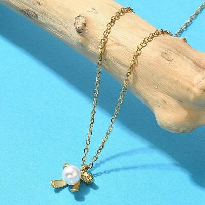 Shell Pearl Bowknot Pendant Necklaces