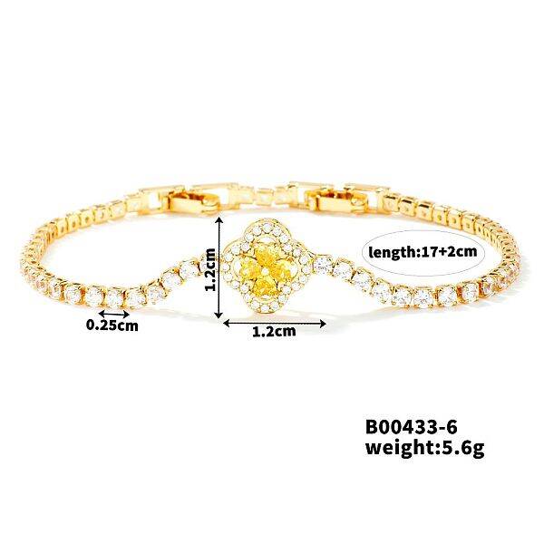 Elegant Four-Leaf Clover Zircon Bracelet for Everyday Western Style.