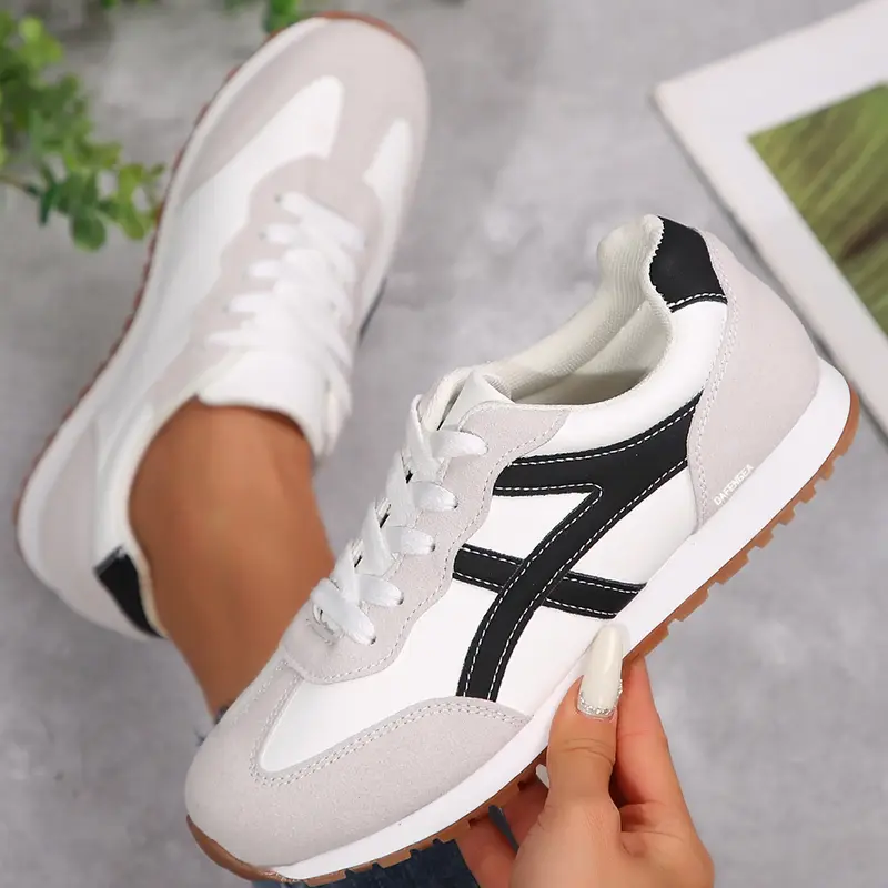 Women Classic Retro Gum Sole Fashion Sneakers Casual Tennis Skate Shoe Color Block Stripe Casual Shoes