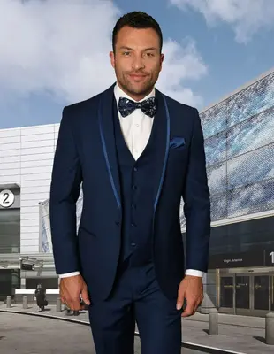 Men's 4 Piece Suit with Tone on Tone Lining Stylish & Professional
