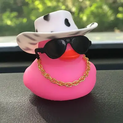 Cartoon Duck Design Car Decoration with Hat, Creative Design Car Ornament, Car Accessories, Car Decoration Accessories