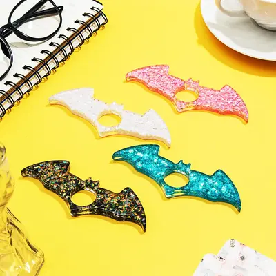 Bat Shaped Thumb Book Page Holder, 1 Count Hollow Out Design Bookmark, Creative Reading Accessories for Home School Office Do...