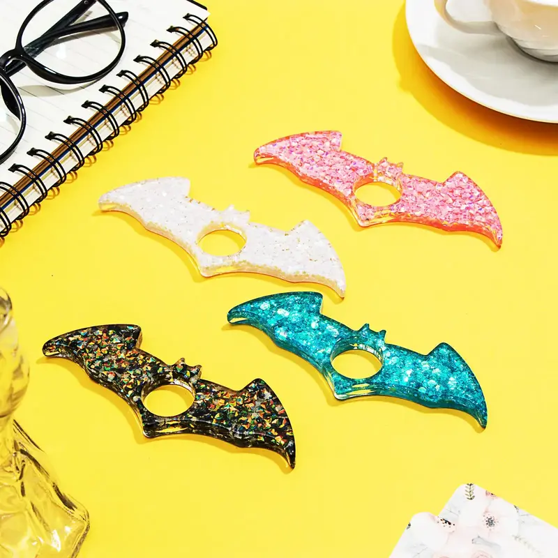 Bat Shaped Thumb Book Page Holder, 1 Count Hollow Out Design Bookmark, Creative Reading Accessories for Home School Office Do...