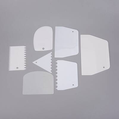 Plastic Baking Edge Dough Scraper