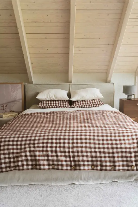 Linen bedding set in Mocha Gingham | Size: UK King + Standard
