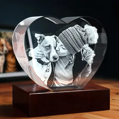 3D Memory Crystal™ - Tabletop - Heart-4K HD / Medium