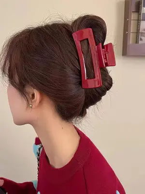 Vintage Trendy Hair Claw Clip, Solid Color Square Hollow Out Design Hair Claw Clip for Women, Fashion All-match Hair Accessor...