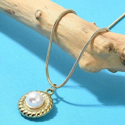 Shell Pearl Pendant Necklace with Ion Plating(IP) 304 Stainless Steel Chains