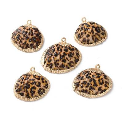 Natural Sea Shell Pendants