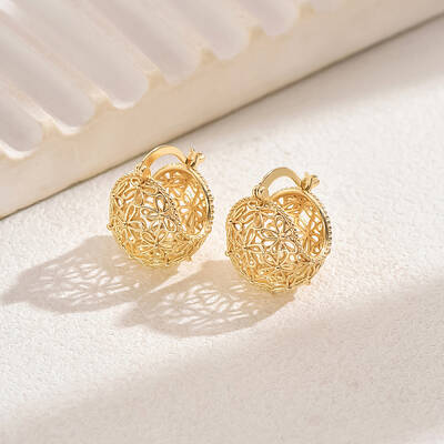 Fashionable Casual Geometric Hollow Flower Hoop Earrings for Women
