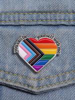 Unisex Cute Novelty Colorful Heart Design Brooch, Trendy Letters Design Clothes Brooch for Women & Men, All-match Clothes Acc...