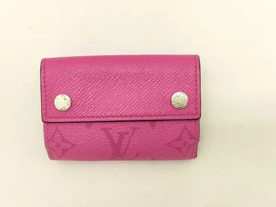 Pre-owned Louis Vuitton PVC Shoulder Bags M30773 Monogram LV Conha Wallet Wallet