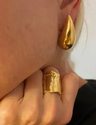 18k Gold-Plated Drop Studs | Title: Title
