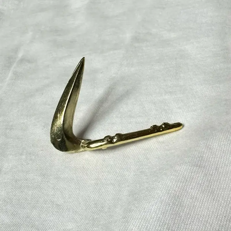 Gold navaja pin