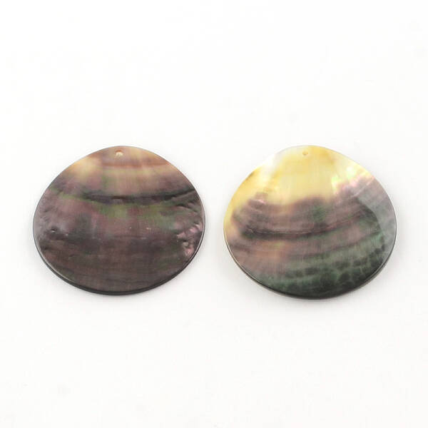 Flat Round Black Lip Shell Pendants