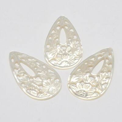 Natural Mother of Pearl Shell Pendants