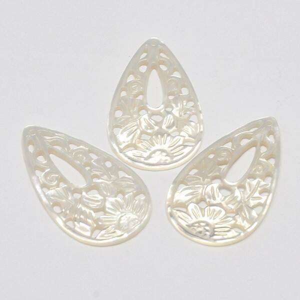 Natural Mother of Pearl Shell Pendants