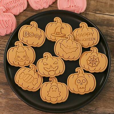 Halloween Plastic Cookie Candy Food Cutters Molds