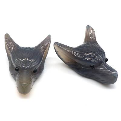 Natural Grey Agate Carved Healing Wolf Head Figurines