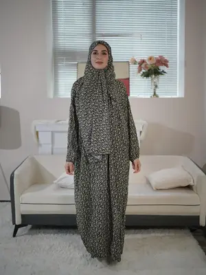 Arabic Clothing-Ditsy Floral Print Bishop Sleeve Arabian Dress with Hijab, Modest Long Sleeve Dress for Women, Women's Islami...