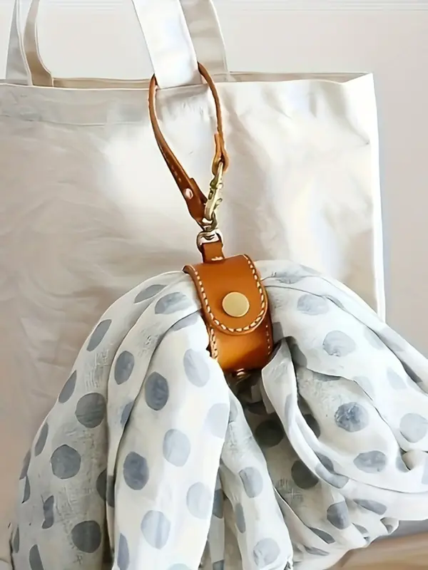 1pc Travel Accessory Clip – Versatile Scarf, Glove & Hat Holder for Luggage and Bags, Stylish Circular Design for Secure St...