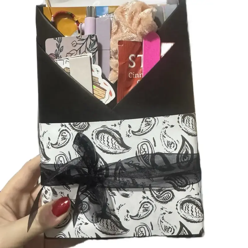 Deluxe Blind Date With a Book