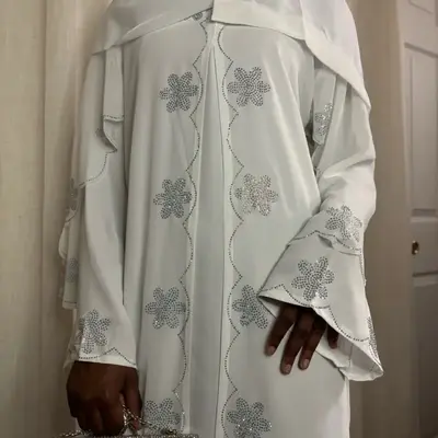 White Abaya with Floral Embellishments Detailed Elegant Floral Patterns
