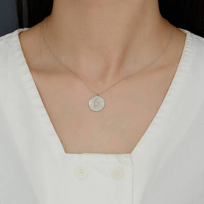 925 Sterling Silver Flat Round with Snake Pendant Necklaces Creative Design Collarbone Jewelry